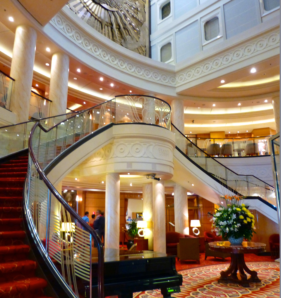 Grand Lobby of the Queen Mary 2 