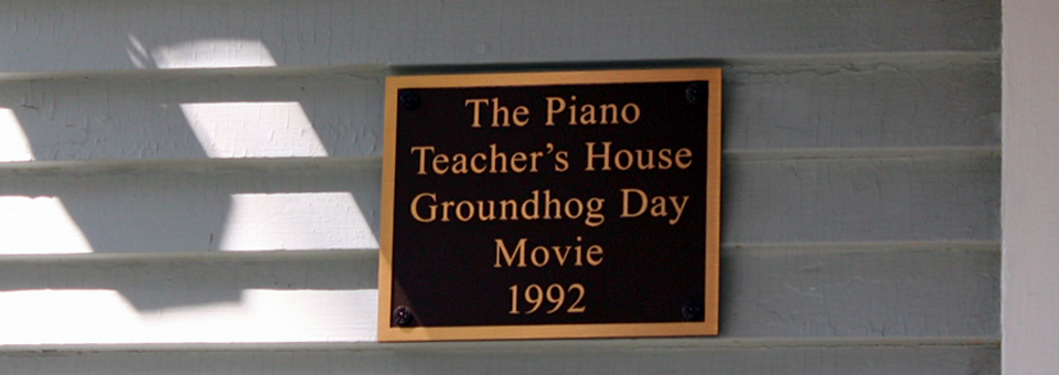plaque on piano teacher's house