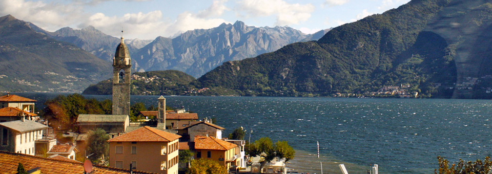 view from bus along Lake Como 
