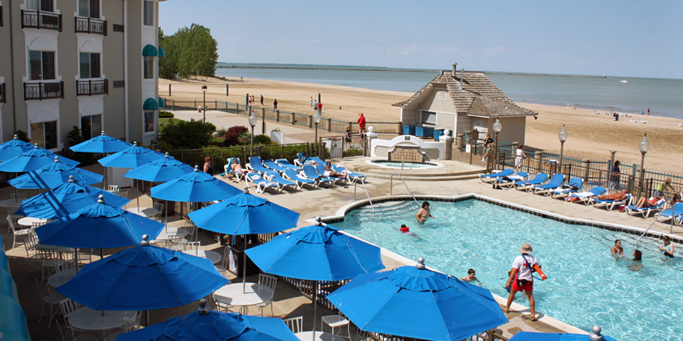 Hotel Breakers and beach, Cedar Point, Sandusky, Ohio