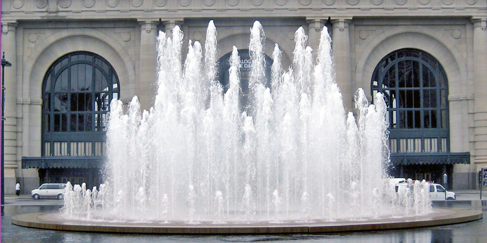 Bloch Fountain and Union Station, Kansas City ,Missouri