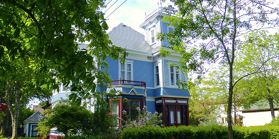 Queen Anne Revival-style house built for the widow of a mariner, Yarmouth, Nova Scotia