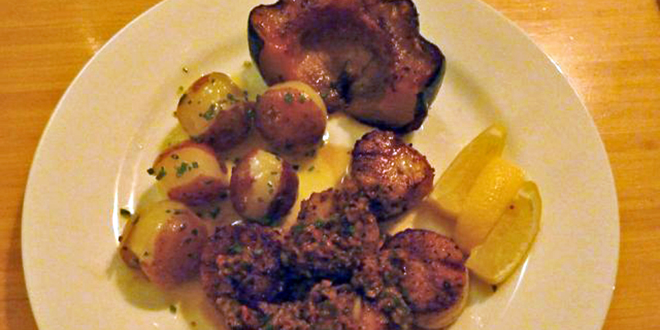 seared scallops, salad, Latitude 43 Restaurant and Bar, Gloucester, Massachusetts