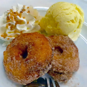 apple cakes with cinnamon sugarand ice cream, Augustiner Klosterwirt, Munich