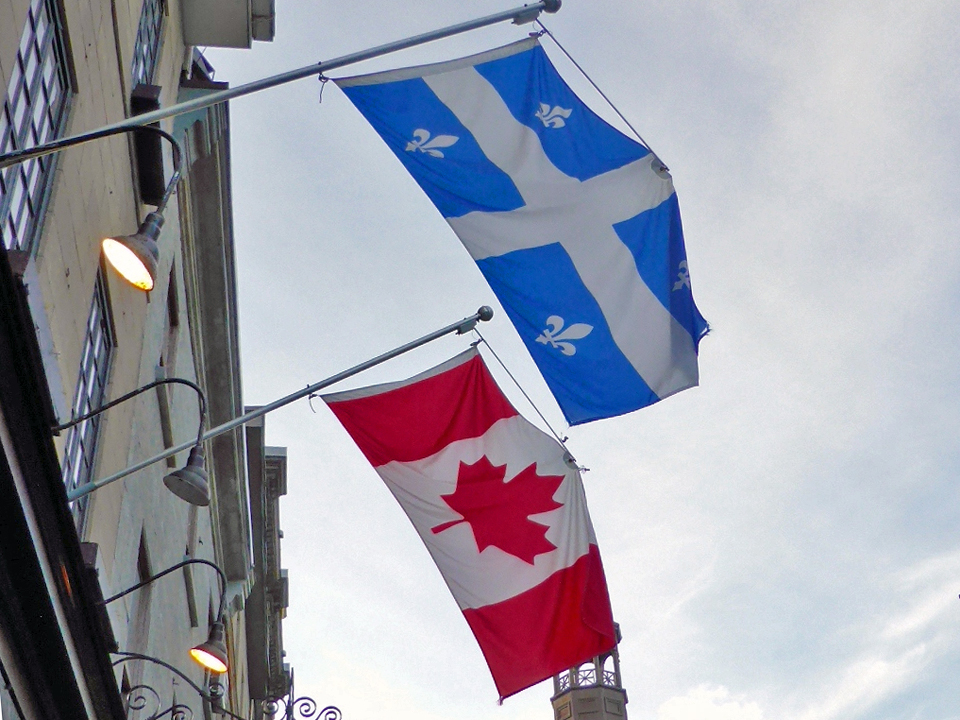 flags of Canada and Quebec, Quebec City