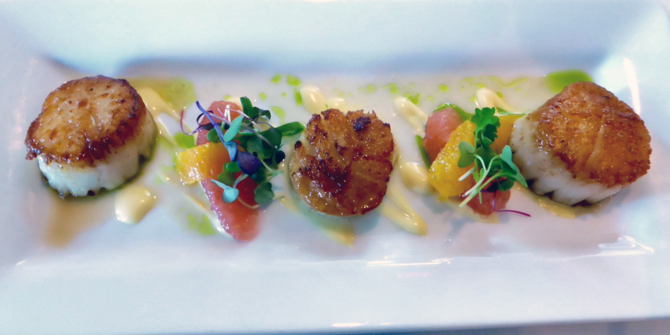 seared scallop appetizer, Lola's, The Osthoff Resort, Elkhart Lake, Wisconsin