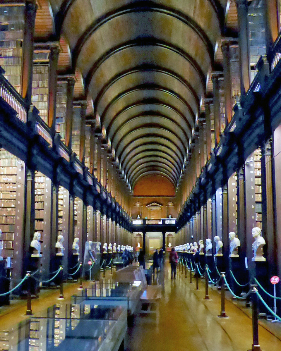 Long Room of the 18th century Old Library, Trinity College, Dublin