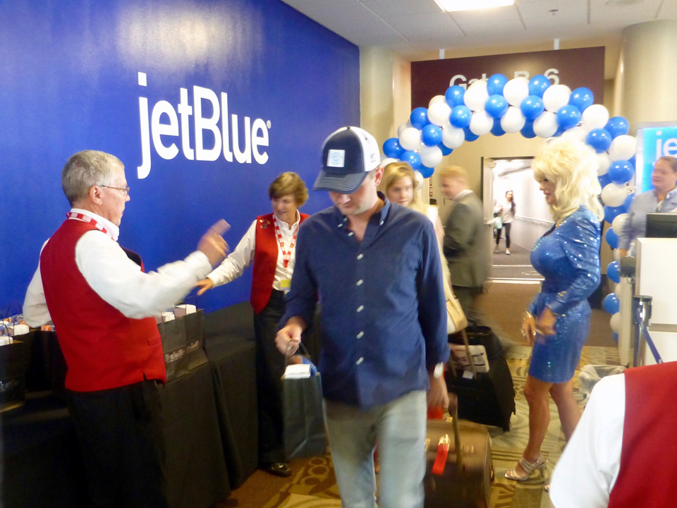 arrival of first nonstop flight from Boston to Nashville, Mat, 2016