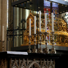 The Shrine of the Three Kings, which is said to contain relics of the Three Magi, is one of Cologne Cathedral’s most renowned relics.
