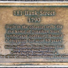 plaque at 181 Bank Street, New London, Connecticut