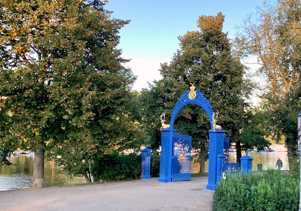 blue gates in Djurgården