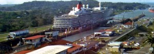 WebCam - Cunard's Queen Elizabeth in the Panama Canal
