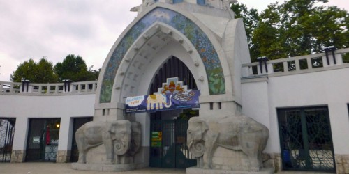 entrance to the zoo in Budapest