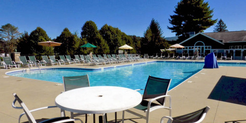 outdoor pool at the Stoweflake Mountain Resort & Spa
