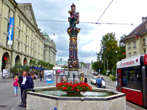 Kindlifresserbrunnen, the child-eating ogre-fountain at Kornhausplatz in bern